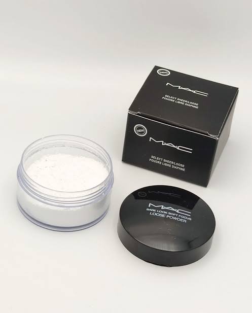 صورت  پودر فیکس تثبیت کننده آرایش مک اصلی